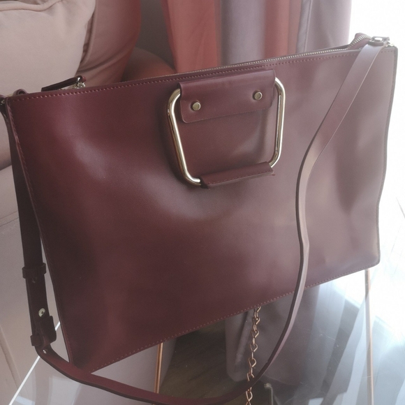 ✖️SOLD✖️ Zara Burgundy Tote Bag with Metallic Handles - Picture 3 of 6